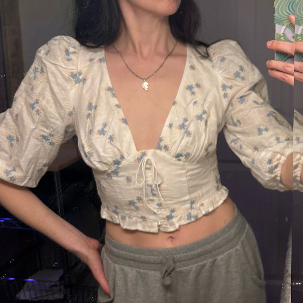 FOR LOVE & LEMONS Cropped Floral Top